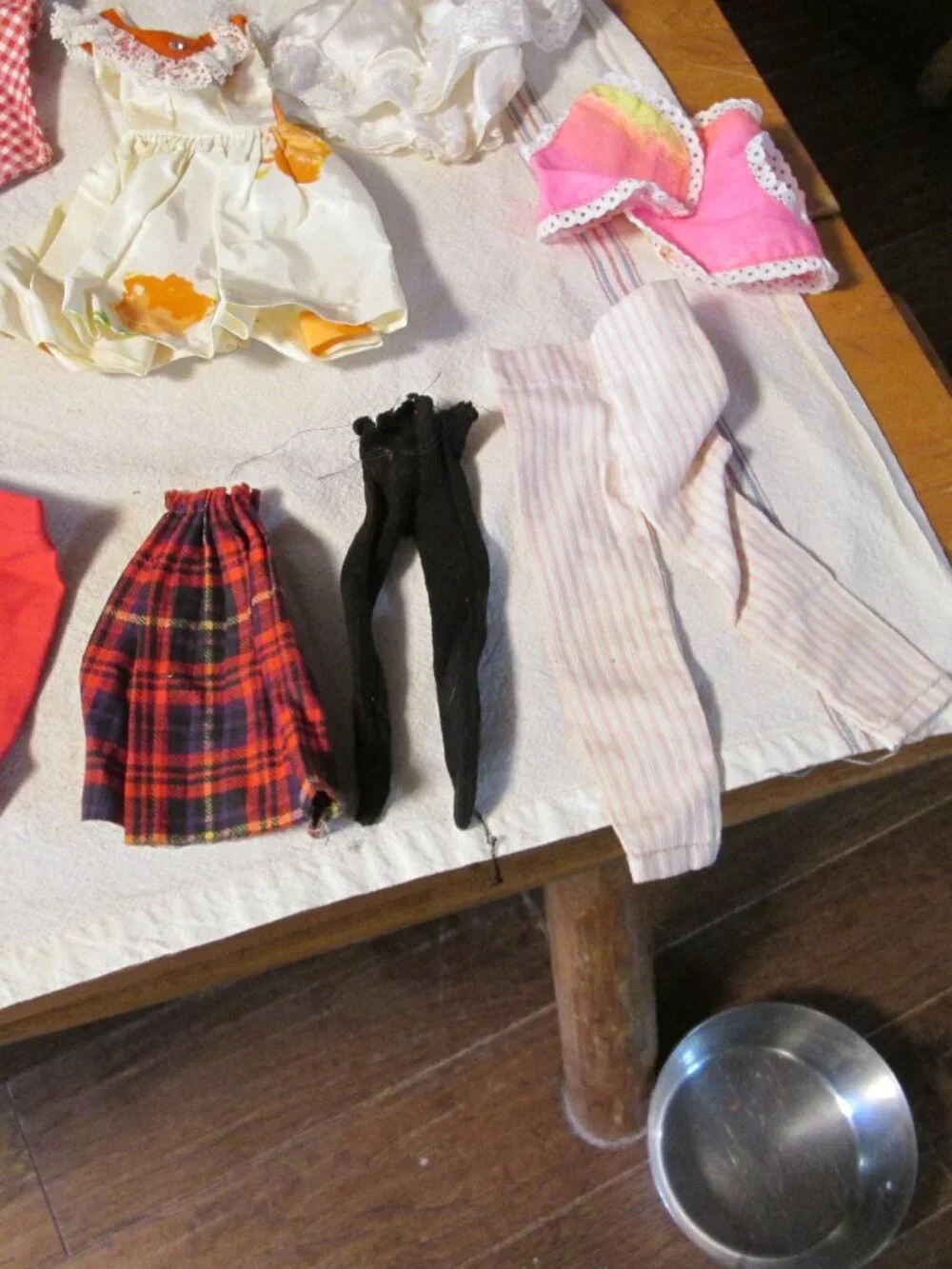 Vtg late 70s early 80s lot of Barbie clothes and accesories